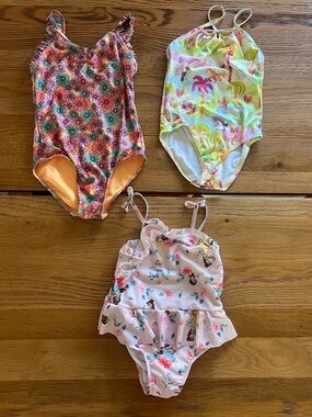 Girls one-piece swimsuits